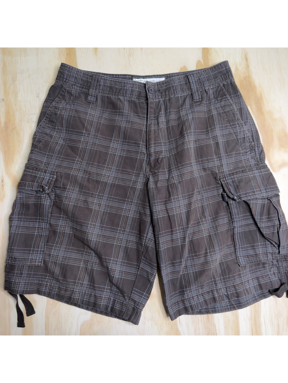 Urban Pipeline Y2K Retro Style Brown Plaid Cargo Shorts Size 34